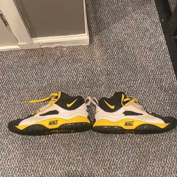 Nike Other - Nike Air Max Speed Turf Black Yellow Mens Size 11 Shoes RARE 525225-071